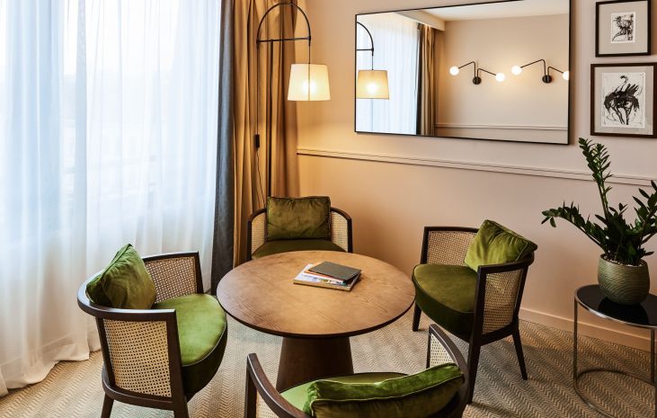 junior-suite-living-276